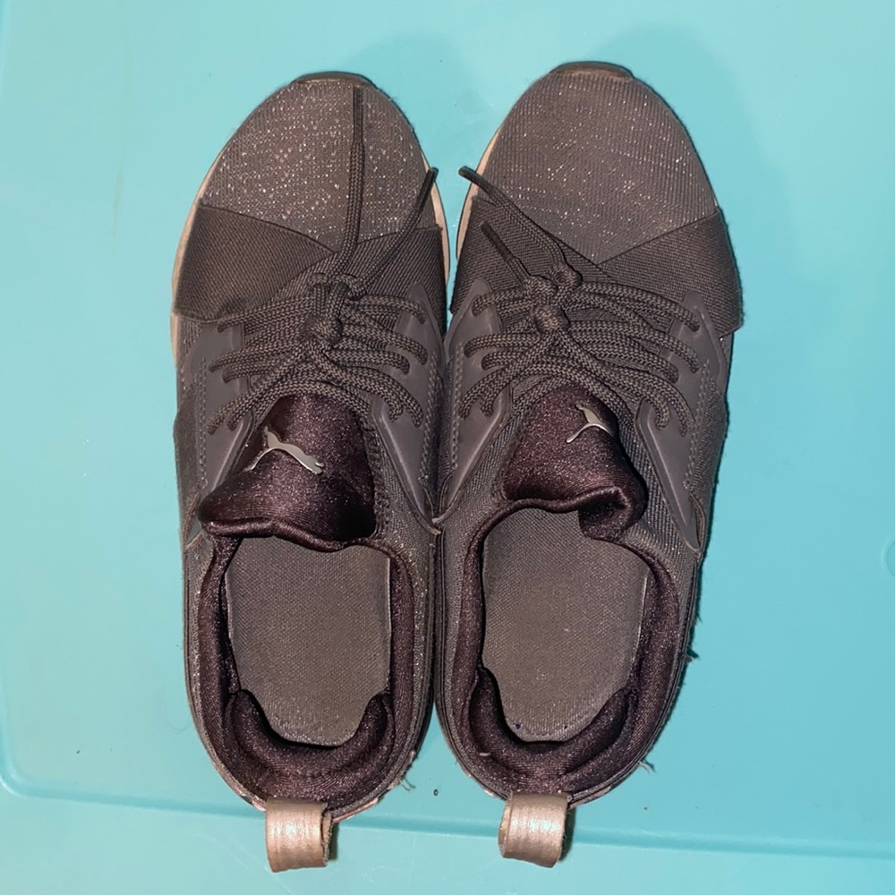USED Puma Tennis Shoes
